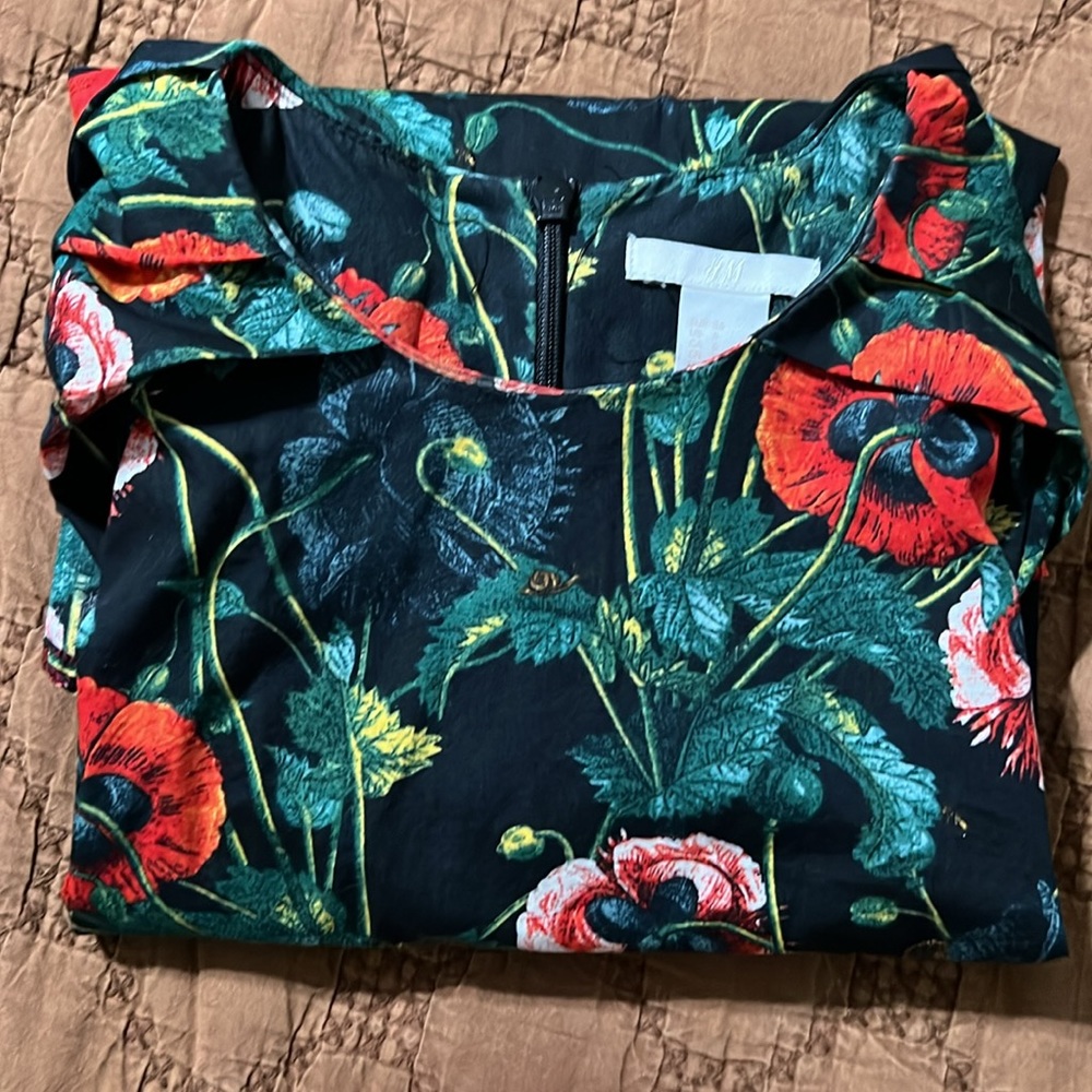 H&M Top Size 6 - Picture 8 of 8